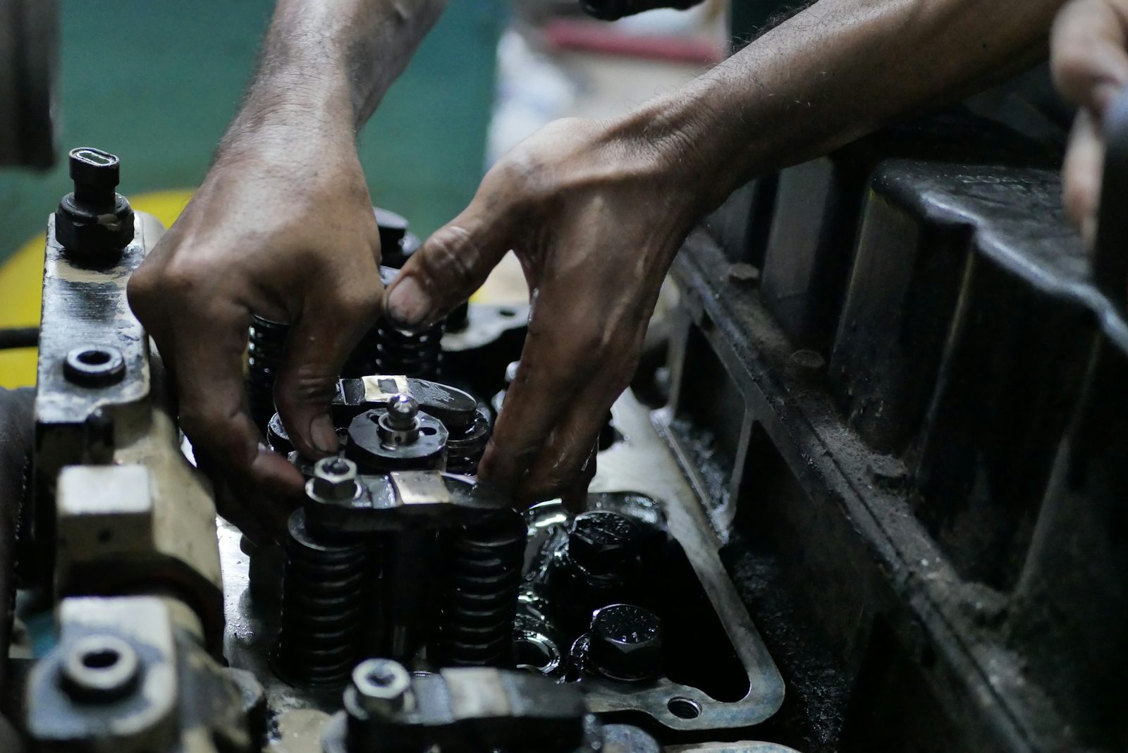 Kochali Mobile Truck & Trailer Repair at work in Carol Stream